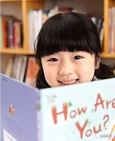 幼园小班英语外教一对一：幼儿园的宝宝该不该报英语班？这么小的孩子有必要学英语吗？-第6张图片-阿卡索