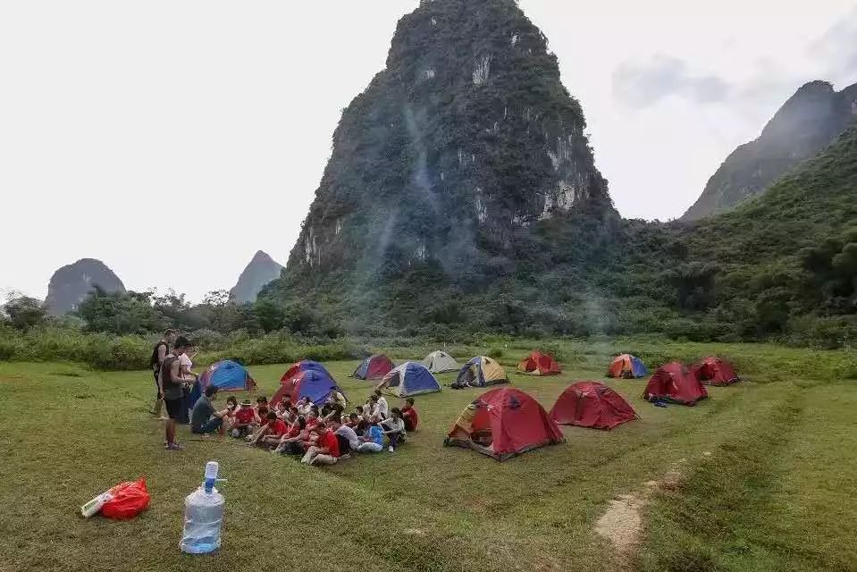 桂林外教一对一：荔浦人民，看！这里有一群外国友人正在观看。有趣的是-第4张图片-阿卡索