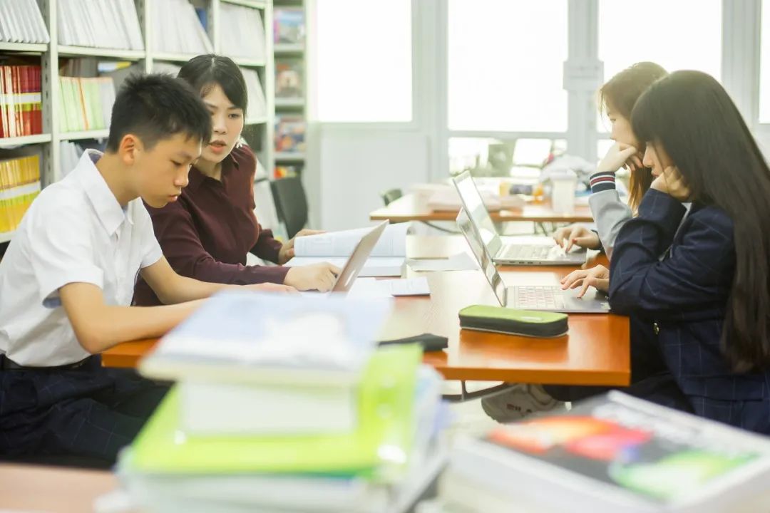 深圳市辅导一对一外教平台：吸引华为高管和海归教授，深圳这所学校为何拥有如此良好的声誉？-第26张图片-阿卡索