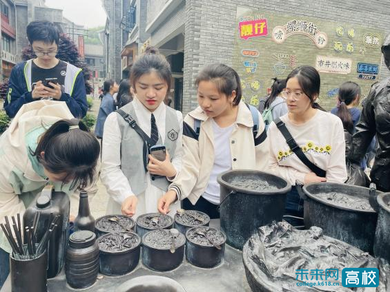 别样的英语角外教带你看柳州-第4张图片-阿卡索