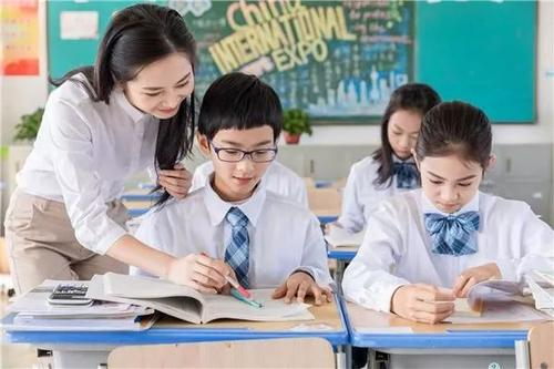 学英语基本上没什么用。 我的孩子有必要参加英语补习班吗？-第3张图片-阿卡索