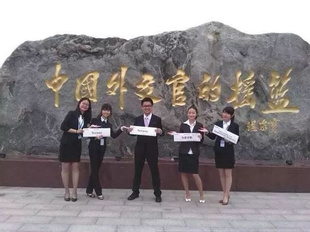 中国大学英语四、六级成绩排名：“外交学院”排名第一，超越北大、清华，排名第15！-第2张图片-阿卡索