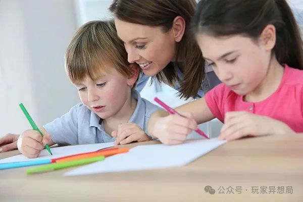 外教英语一对一适合孩子吗：4-12岁的儿童一对一的在线课程是最适合英语外教的？十个受欢迎的机构会收听真实的反馈，以帮助您避免闪电！-第1张图片-阿卡索