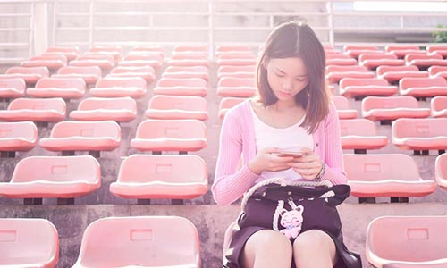 沈阳女外教一对一收费情况：一对一价格口语外教在申阳昂贵吗？哪个在线外教最好？