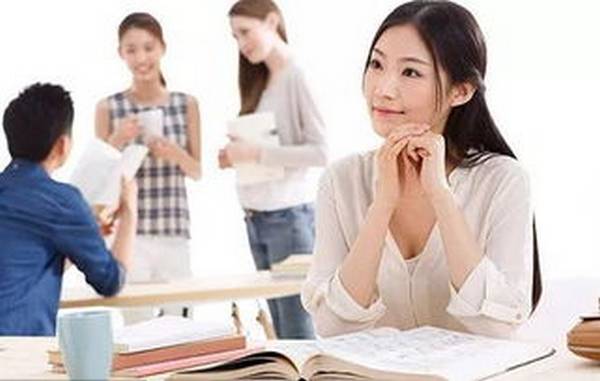 英语怎么选老师：哪个可靠的青年英语培训机构？如果有人透露新闻，如何选择可靠的组织-第2张图片-阿卡索