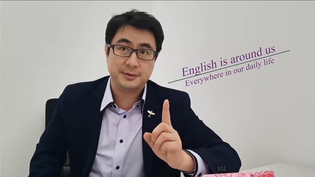 一对一外教老师直播：一边教英语一边带货？东华这位老师的课，真是太魔性啦