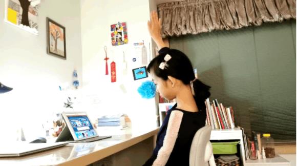 阿卡索彩虹互动英语怎么样：小i英语多少钱一台？揭晓价格，看看值不值得购买