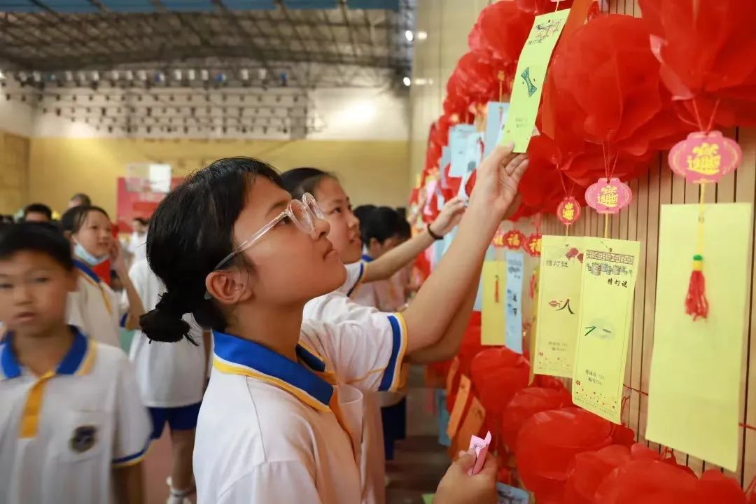 佛山外教一对一收费标准：Foshan Chaoying实验2024录取小册子-第35张图片-阿卡索