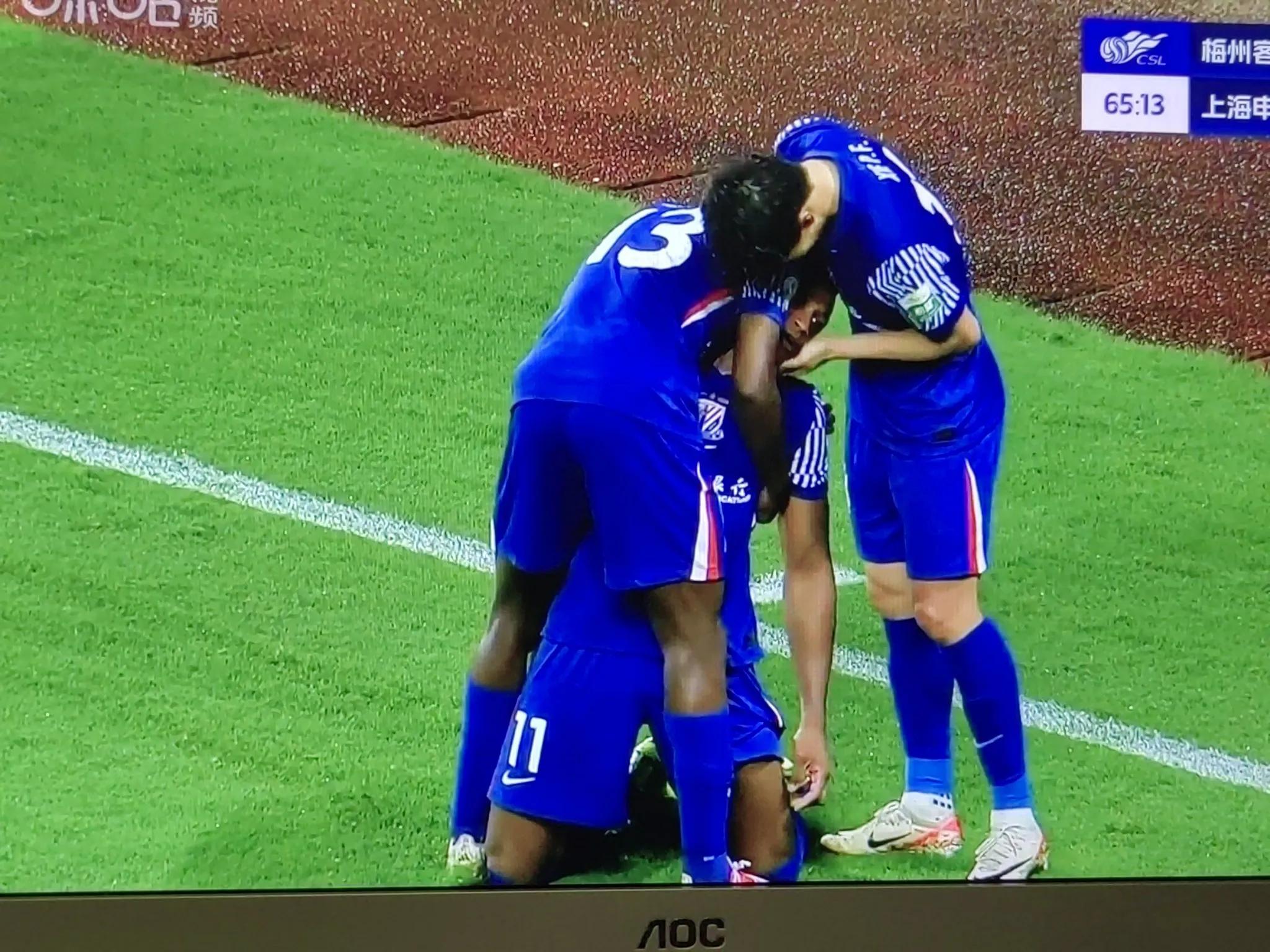 梅州外教一对一：18岁的年轻球员 +两个外国球员缺席！ Shenhua反击Meizhou 3-1。 Slutsky如何激活新的核能？-第5张图片-阿卡索