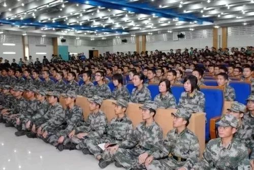 军人可以用外教一对一吗：28天[超级男孩]出色的成长夏令营 @ @全面培养好男孩，n许多场景在等您体验-第11张图片-阿卡索