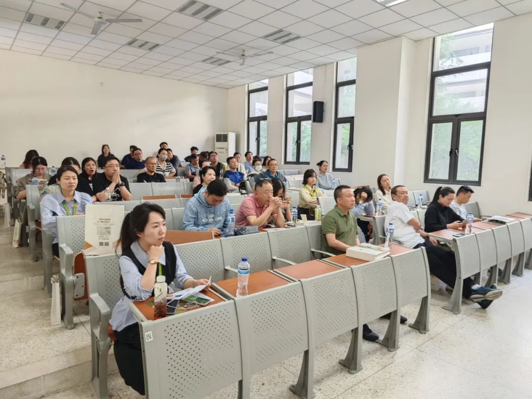一对一外教南京：Nanjing Hexi外语学校国际系的国际课程实验类的开放日成功举行了-第4张图片-阿卡索