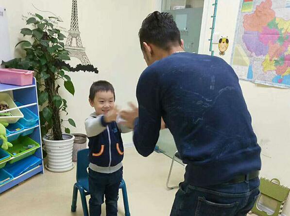 外教一对一英语启蒙课多少钱：北京西城区幼儿英语启蒙一对一辅导培训班，你了解吗？