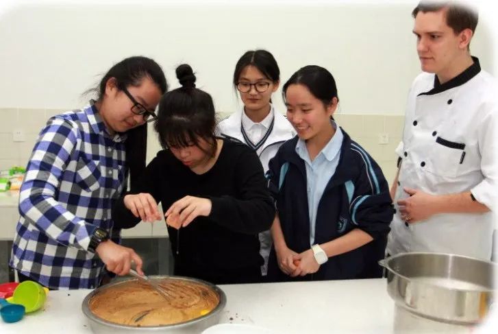 宁波外教一对一学英语费用：[招生简章]宁波滨海国际合作学校国际部2020年秋季招生简章-第41张图片-阿卡索