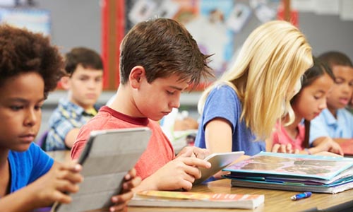 幼英语外教线下一对一：年轻的英语一对一课堂游戏，让孩子们轻松学习英语