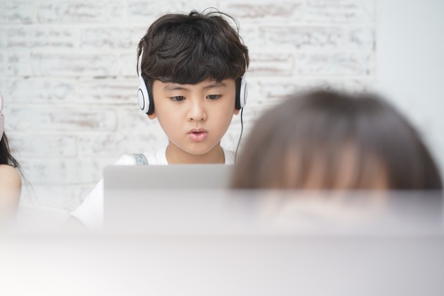 外教一对一在线英语学什么：重庆英语线上一对一外教学习，优势究竟在哪？-第2张图片-阿卡索