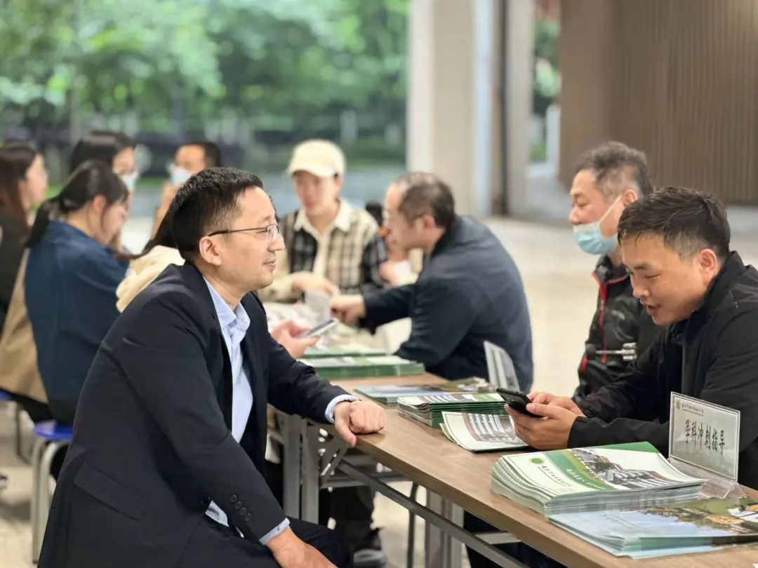南京外教一对一口语辅导：三届毕业生一鸣惊人！南京河西外国语学校开放日透露关键信息-第2张图片-阿卡索
