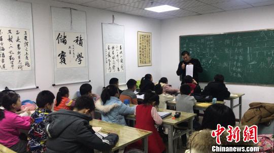 西宁幼外教一对一：青海出新规：校外培训不得留作业且禁止排名