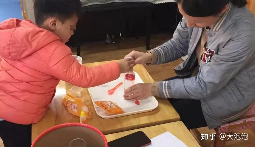 幼园需要一对一外教吗：幼儿园老师邀家长进课堂当小老师，该准备些什么？-第13张图片-阿卡索