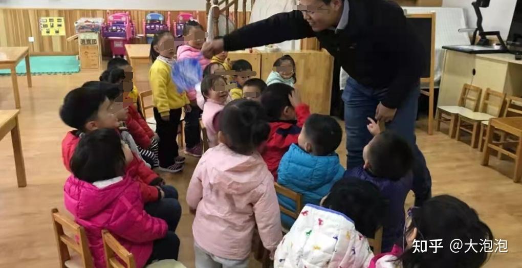 幼园需要一对一外教吗：幼儿园老师邀家长进课堂当小老师，该准备些什么？-第17张图片-阿卡索
