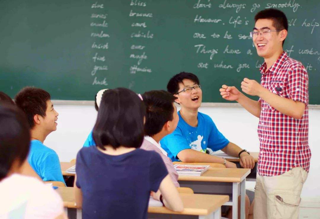 外教线上一对一唱歌课：孩子上一对一外教课程后对英语不感兴趣，该如何解决？-第2张图片-阿卡索
