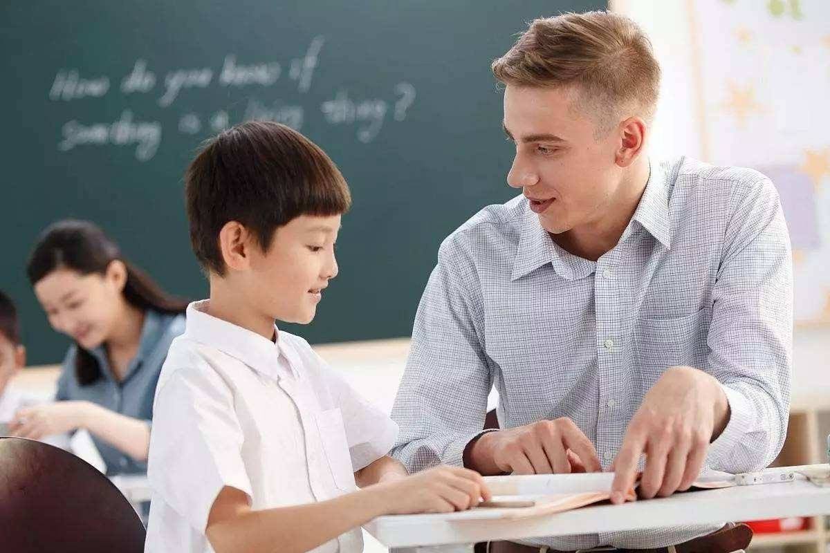 外教线上一对一唱歌课：孩子上一对一外教课程后对英语不感兴趣，该如何解决？-第3张图片-阿卡索
