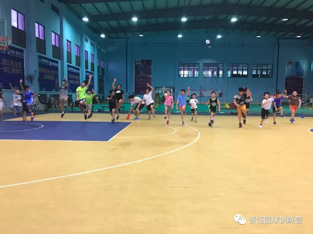 篮球外教一对一收费：Lingheng篮球训练营的2019年冬季度假课已开始招募学生！-第16张图片-阿卡索