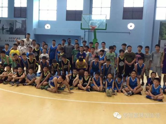 篮球外教一对一收费：Lingheng篮球训练营的2019年冬季度假课已开始招募学生！-第36张图片-阿卡索