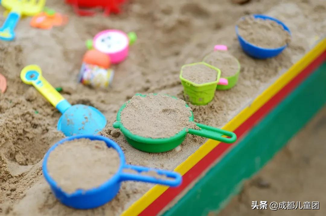 外教一对一 五岁有必要：女儿上中班，我为何已经给她换了3个幼儿园？-第8张图片-阿卡索