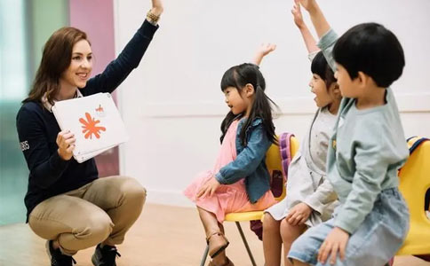 阿卡索外教一对一收费多少：2023年EF阿卡索教育收费标准是多少？-第2张图片-阿卡索