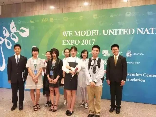 外教英语一对一句容：[私立学校的发展]珍g乡村花园学校的两名学生赢得了牛津大学的两名优惠，牛津大学的两名学生-第13张图片-阿卡索