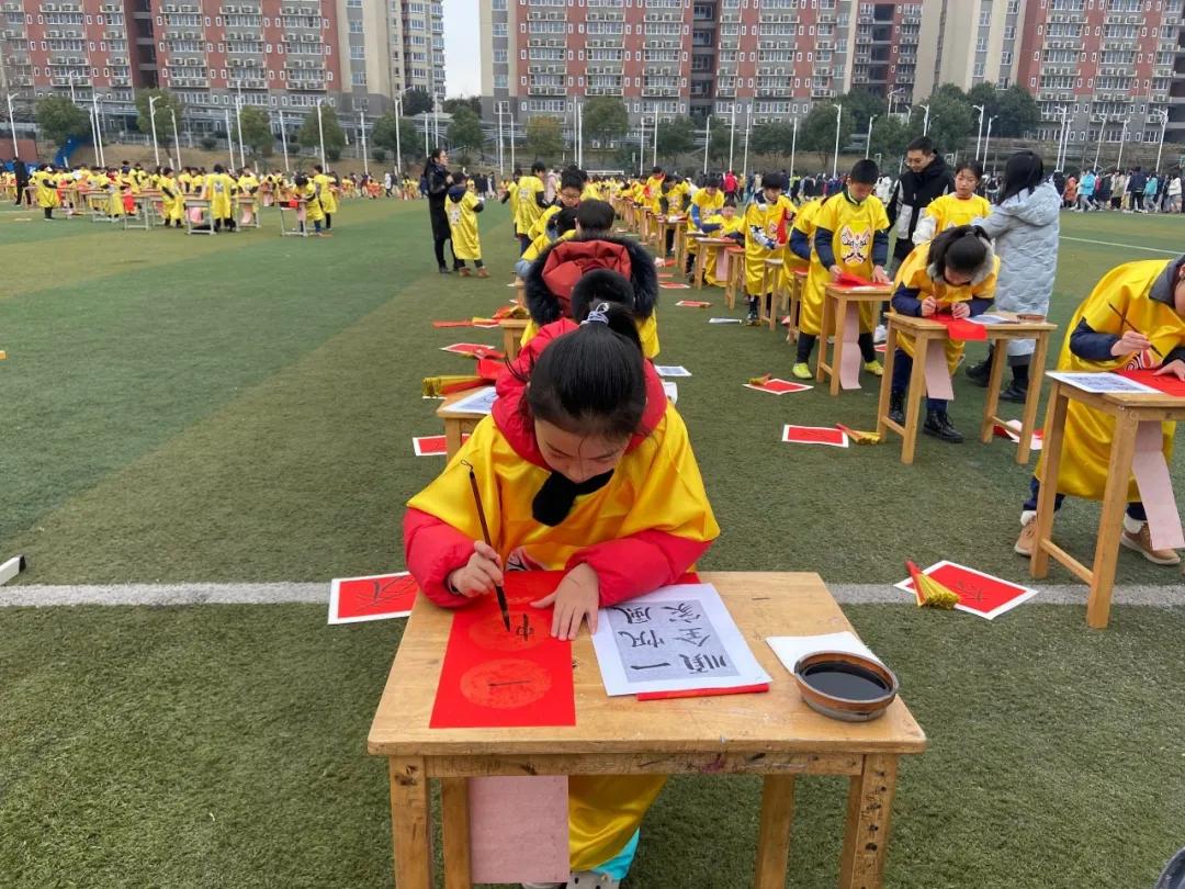 外教英语一对一句容：[私立学校的发展]珍g乡村花园学校的两名学生赢得了牛津大学的两名优惠，牛津大学的两名学生-第9张图片-阿卡索