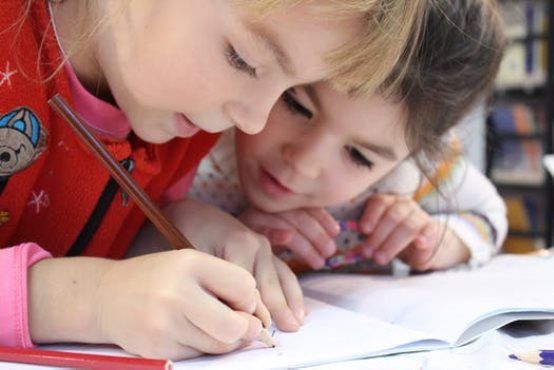 外教老师一对一学英语几岁可以学：幼童几岁开始学英语比较好？孩子该如何正确学习？