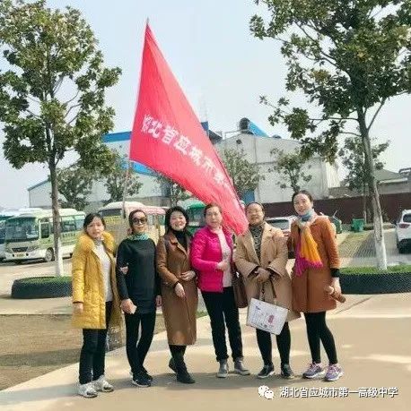 外教一对一群辅导老师怎么说：【老师】“一组普通的5060英语人”，并为年中学的Yingcheng选出并出版了90岁生日论文大赛-第11张图片-阿卡索