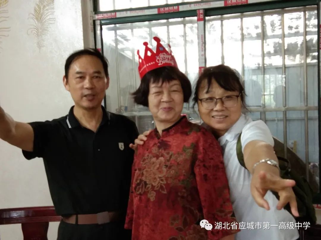 外教一对一群辅导老师怎么说：【老师】“一组普通的5060英语人”，并为年中学的Yingcheng选出并出版了90岁生日论文大赛-第6张图片-阿卡索