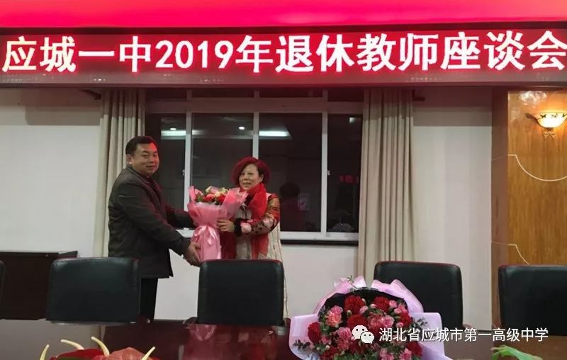外教一对一群辅导老师怎么说：【老师】“一组普通的5060英语人”，并为年中学的Yingcheng选出并出版了90岁生日论文大赛-第10张图片-阿卡索